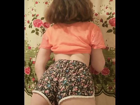❤️ מותק צעיר סקסי פושט את המכנסיים הקצרים במצלמה פורנו יפה אצלנו ❌